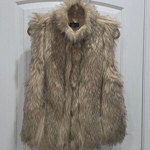 Topshop faux Fur  Cream/ BlackVest - so comfortable and amazing condition!Size 8